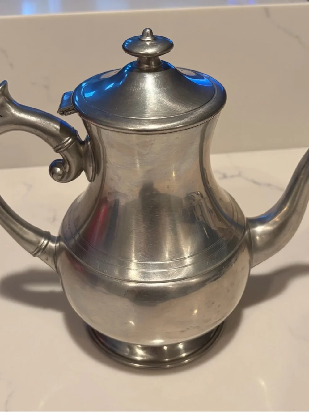 Classic Silver-Tone Metal Coffee/Tea Pot – Polished Silver Finish